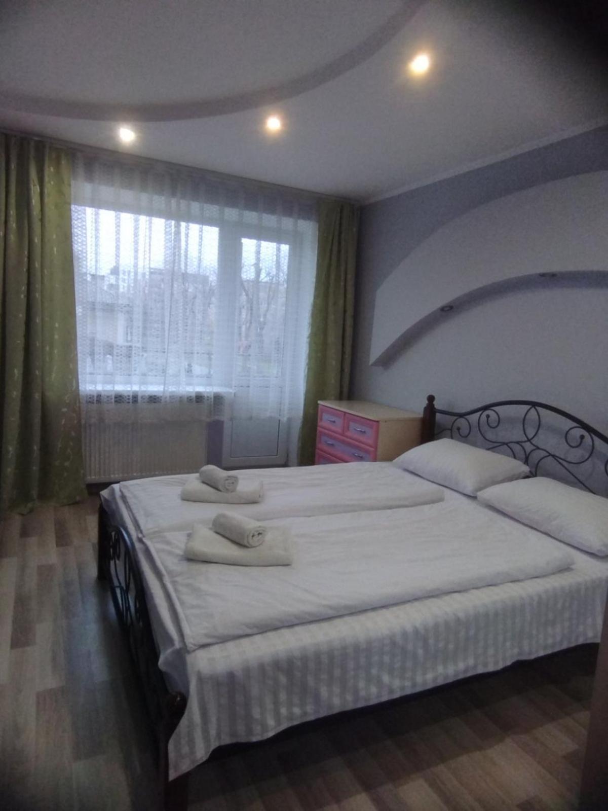 Дизайнерська Квартира У Центрі Міста Uzhhorod Bagian luar foto